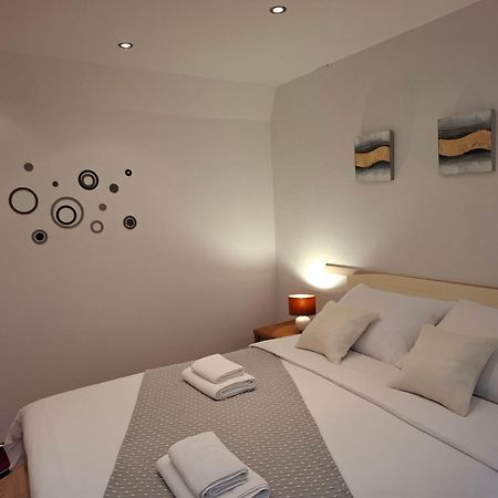 Ap Downtown Apartment 로비니 외부 사진