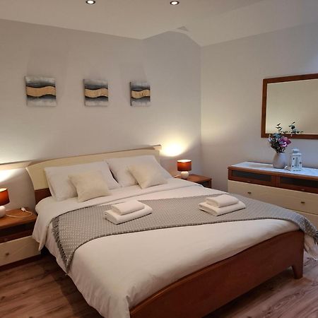 Ap Downtown Apartment 로비니 외부 사진