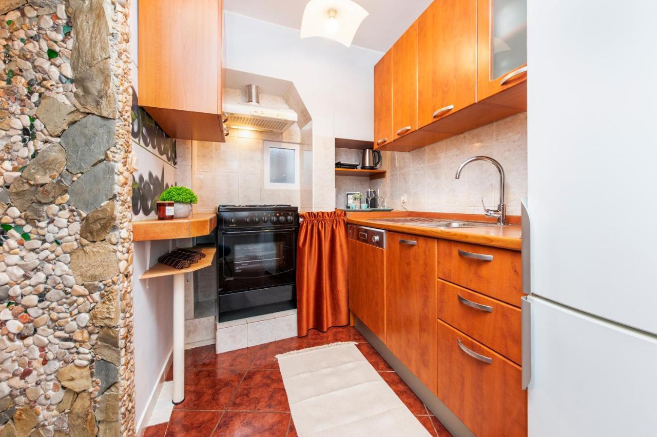 Ap Downtown Apartment 로비니 외부 사진