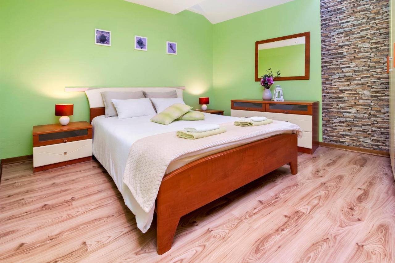 Ap Downtown Apartment 로비니 외부 사진