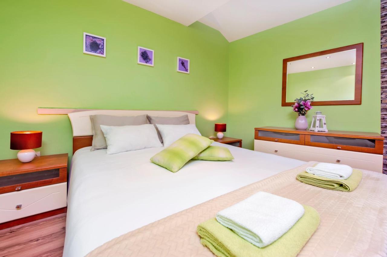 Ap Downtown Apartment 로비니 외부 사진