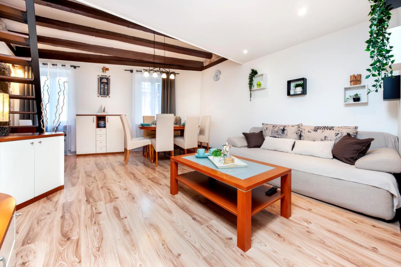 Ap Downtown Apartment 로비니 외부 사진