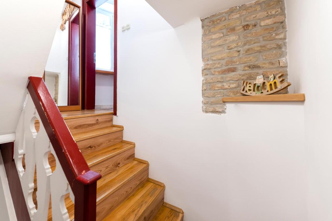 Ap Downtown Apartment 로비니 외부 사진