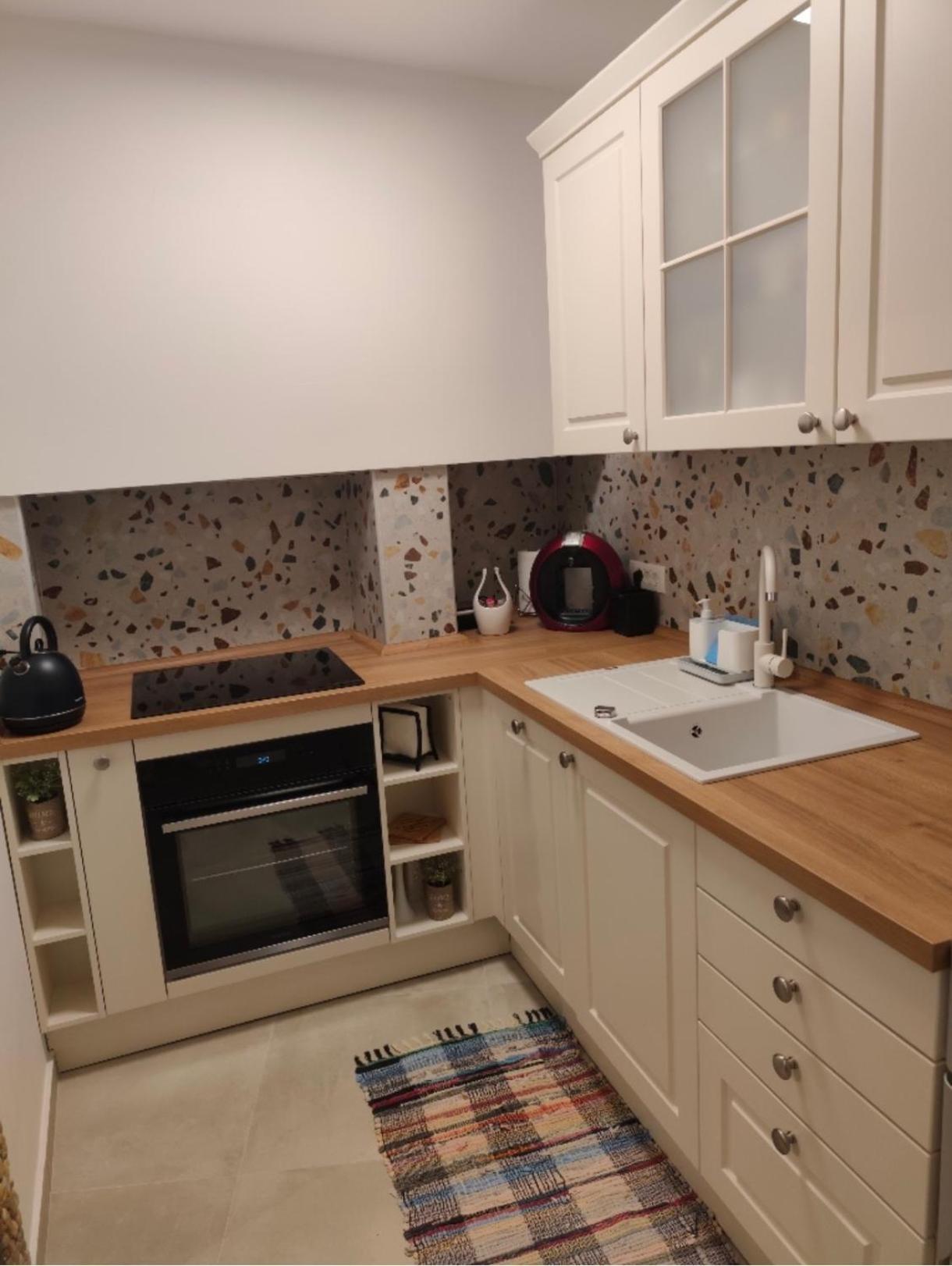 Ap Downtown Apartment 로비니 외부 사진